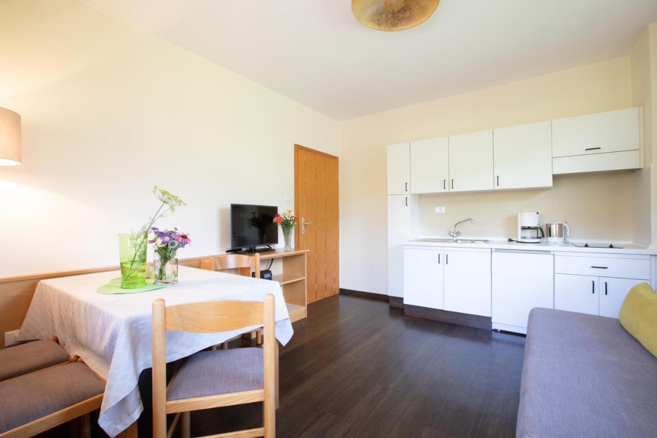 Apartment mit Balkon